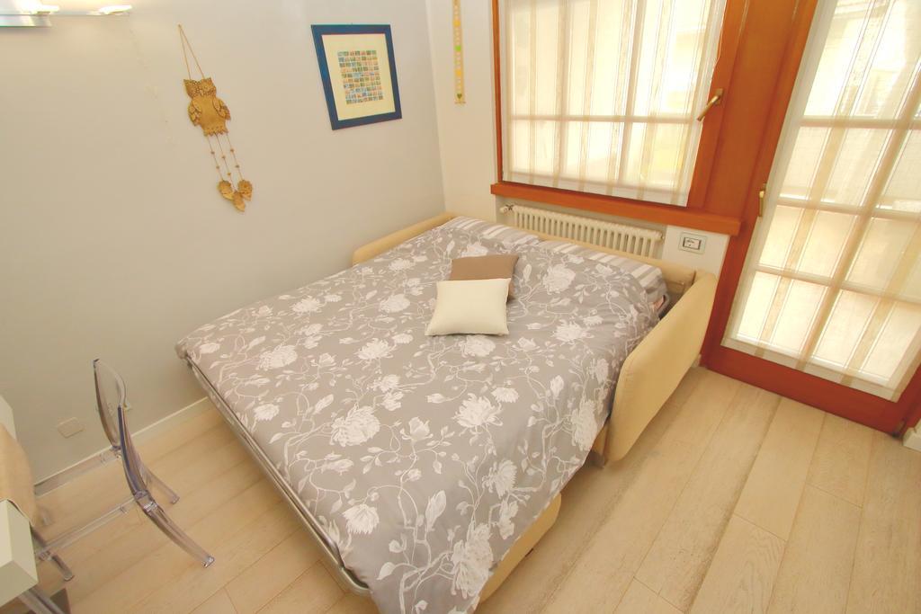 Home White Laives Kültér fotó